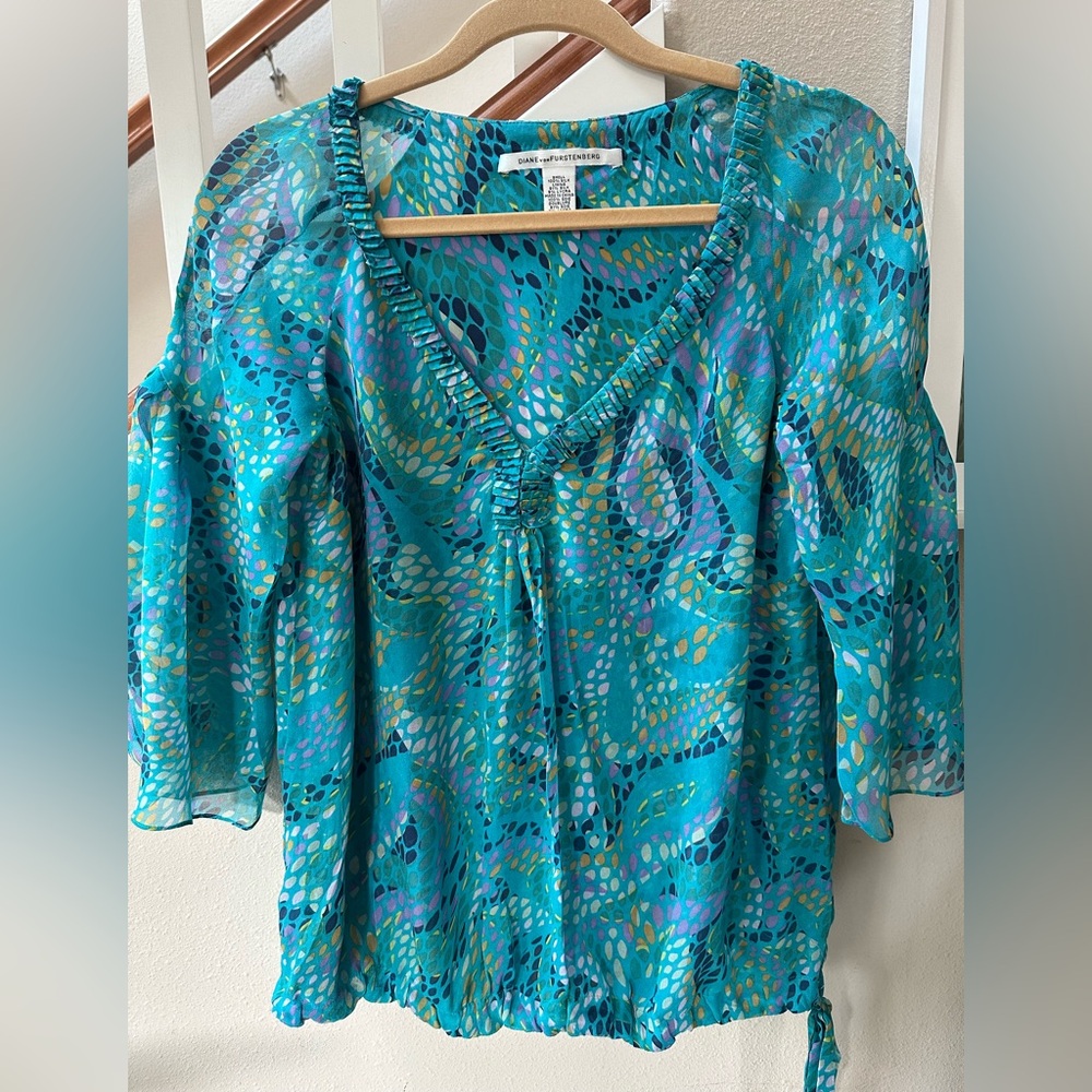 Diane Von Furstenberg Silk Blue Patterned Blouse